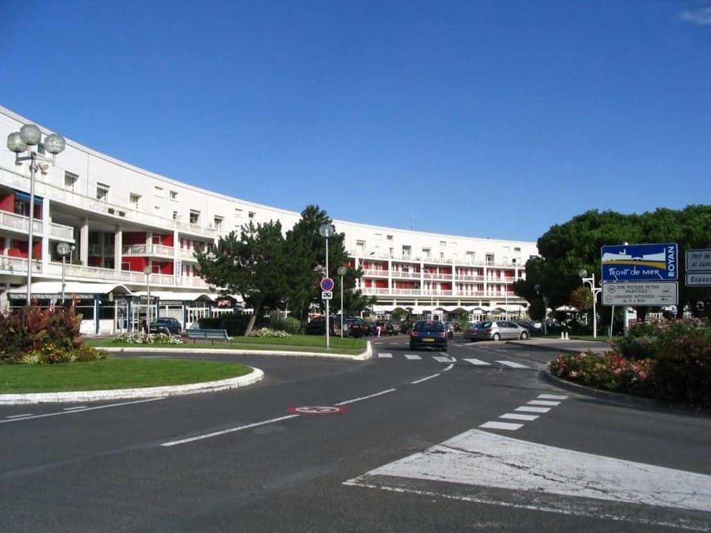Royan - JOLI NID DOUILLET - résidence MINERVE - proche commerces et plages Exterior foto